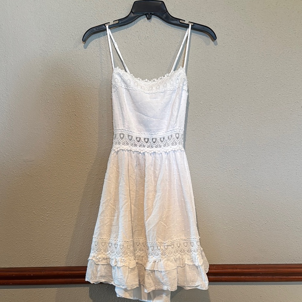 Elegant White Lace Mini Dress